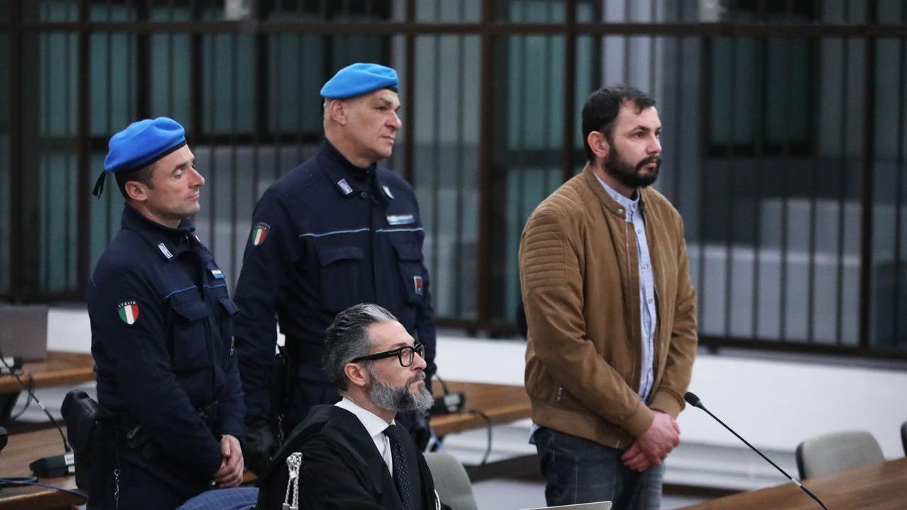 
	Vasile Frumuzache in aula a Firenze

