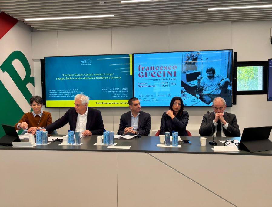 “Canterò soltanto il tempo”: l'universo di Francesco Guccini in mostra allo Spazio Gerra