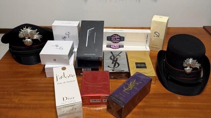 Ferrara, offre oggetti rubati a un carabiniere: denunciato un 22enne