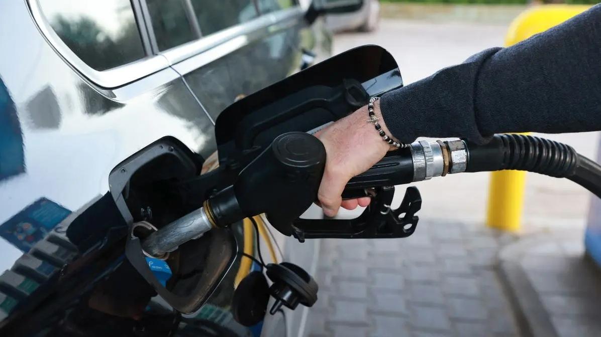 Grosseto, caro carburanti: dopo la “pausa” di Pasqua arriverà l’impennata