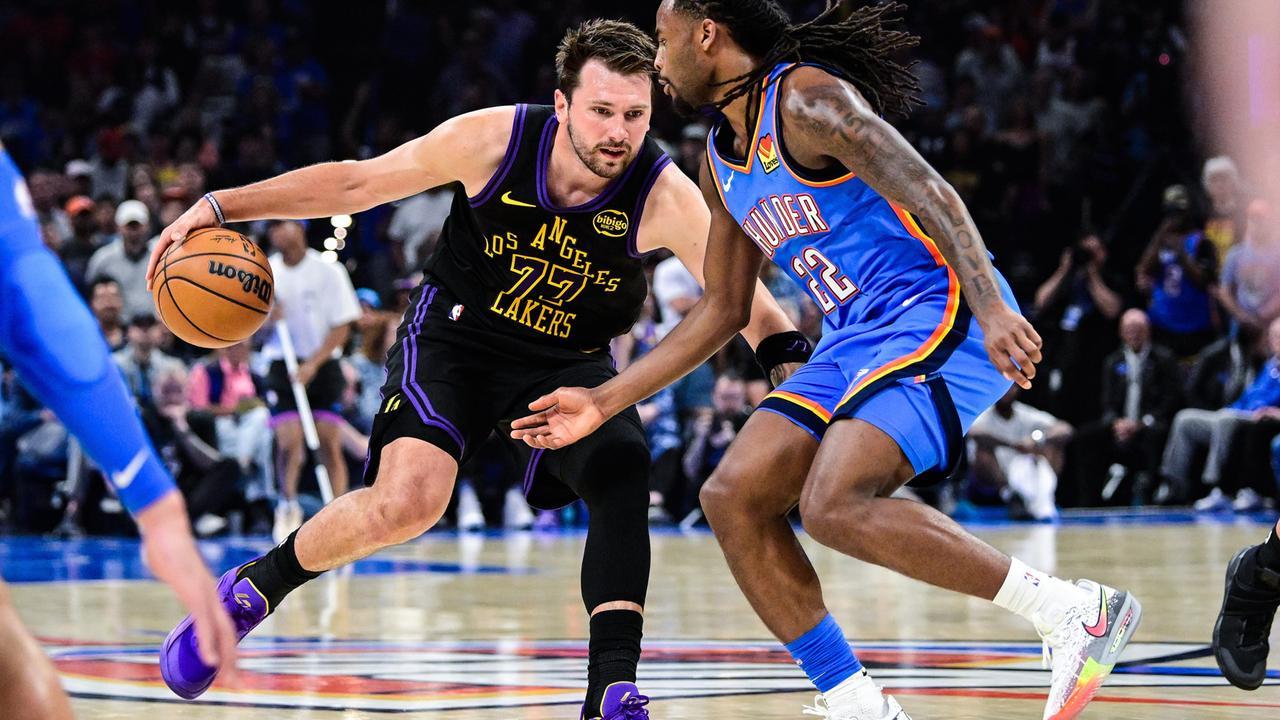 Lakers travolti da Oklahoma City, allarme per Luka Doncic: è infortunato