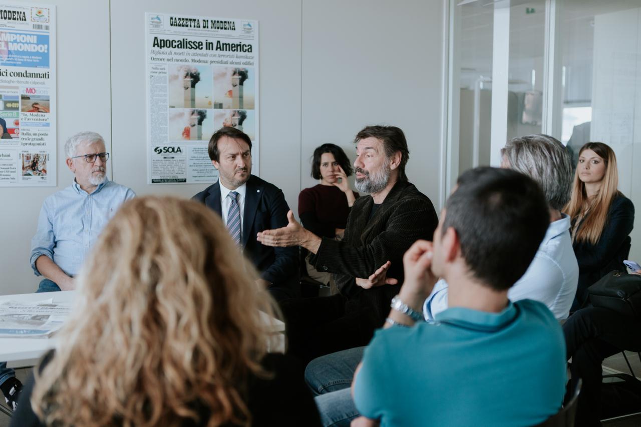 
	Fabrizio Gifuni durante la riunione di redazione in Gazzetta

