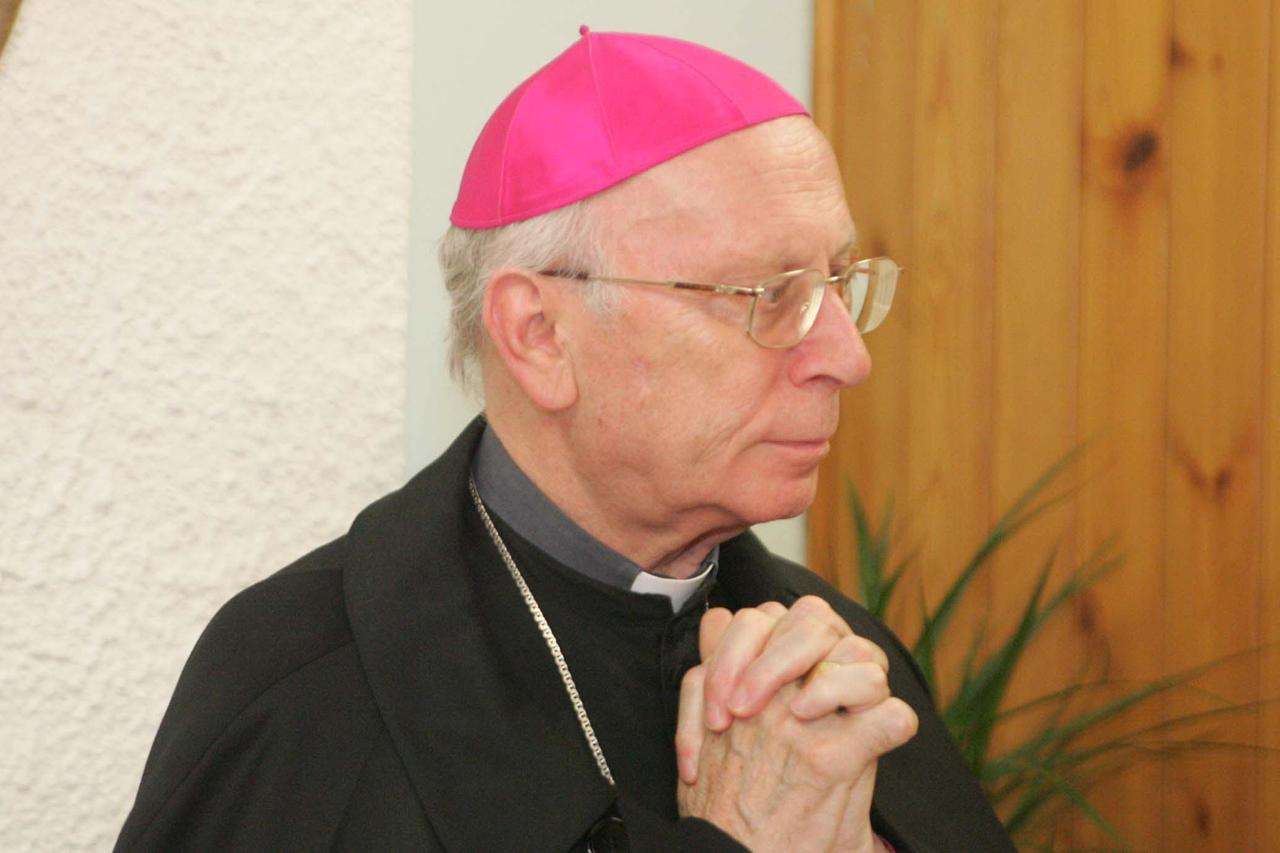 Il vescovo emerito Caprioli ricoverato in ospedale. Sono ore di preghiera per l’intera diocesi
