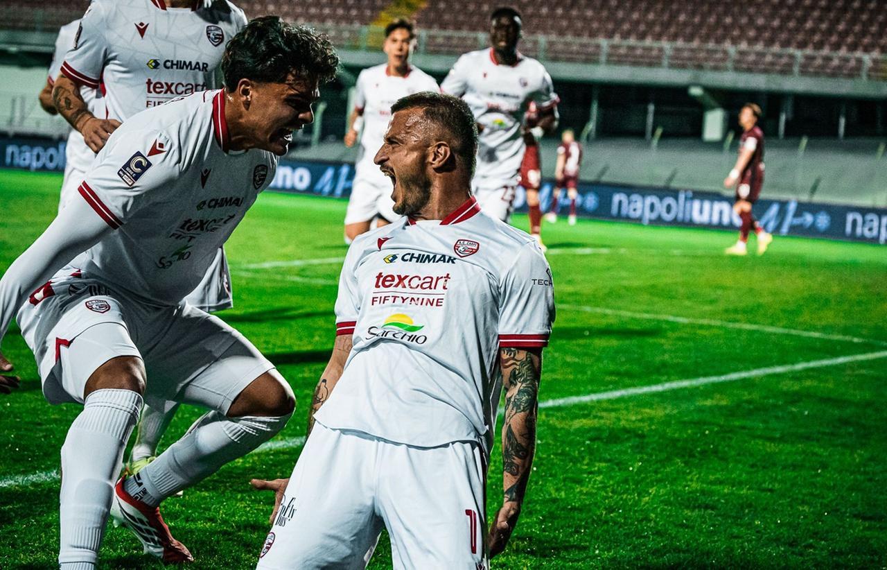 
	Casarini trascina i biancorossi con una doppietta (Foto: Daniele Lugli)

