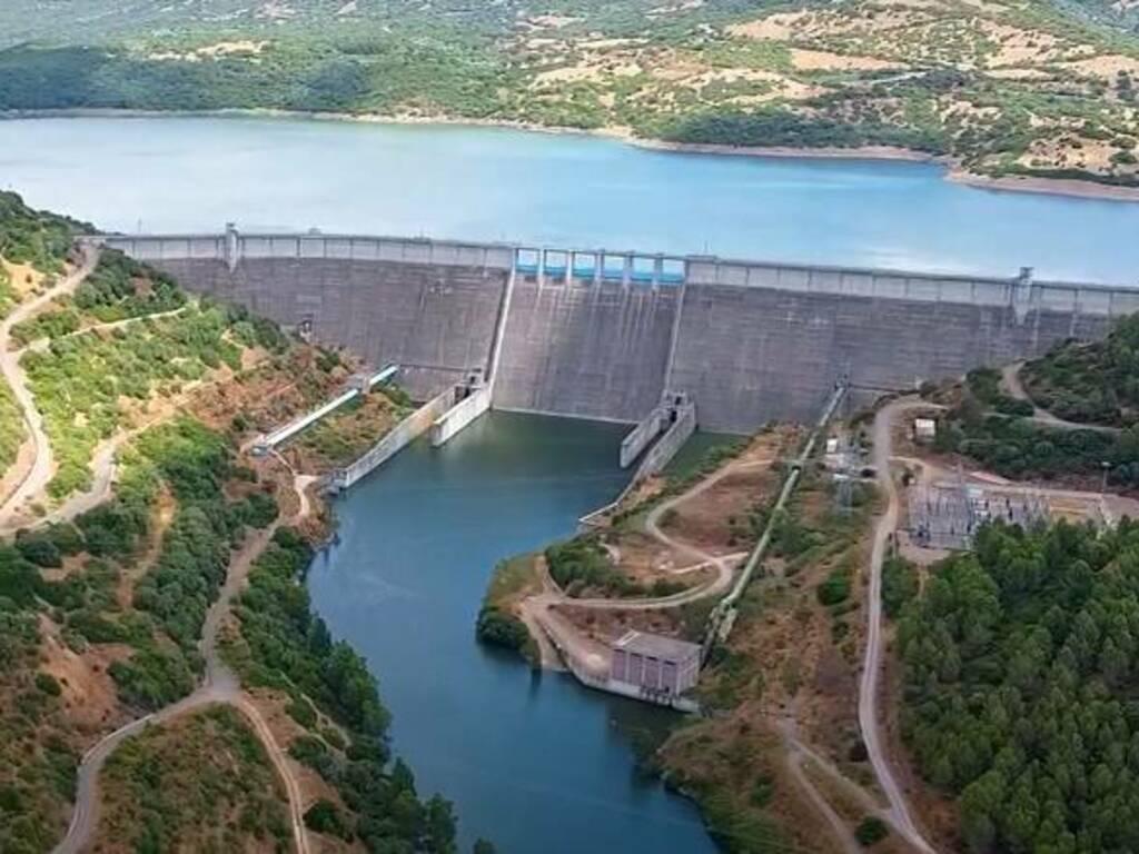 Un invaso in Sardegna alla sua massima capienza
