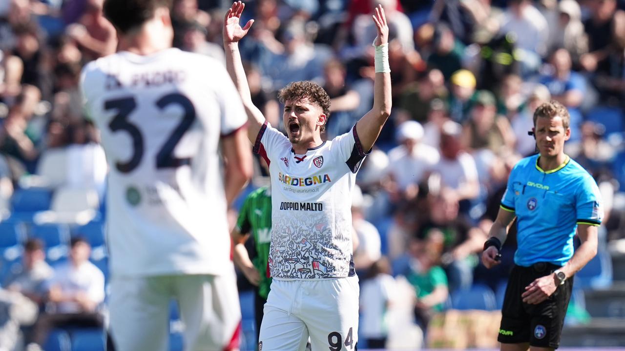 Esposito illude il Cagliari, poi il Sassuolo la ribalta con Garcia e Pinamonti