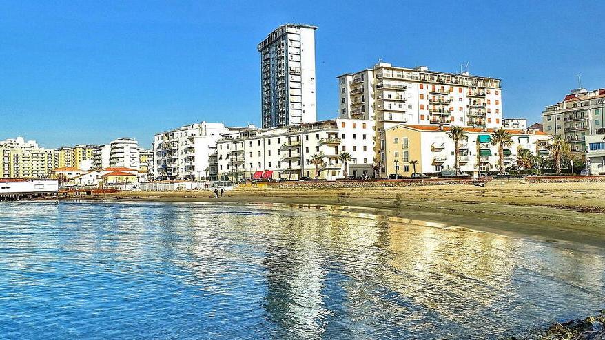 Uno scorcio del litorale a Follonica