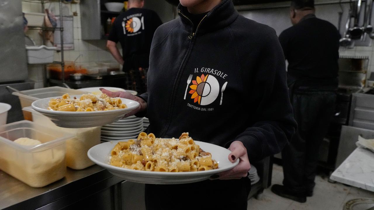 Domani è il Carbonara day, si celebra uno dei piatti più famosi: ecco la ricetta perfetta