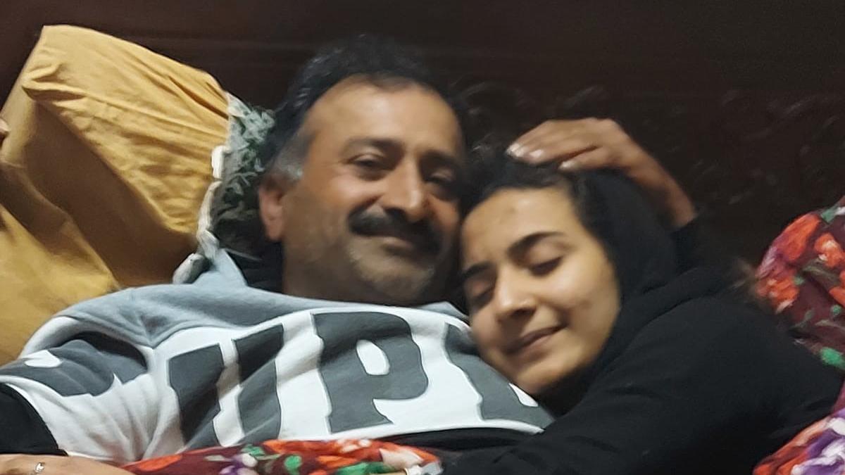 Condannato all’ergastolo per l’omicidio, ora il padre di Saman è a processo per il tentato matrimonio forzato