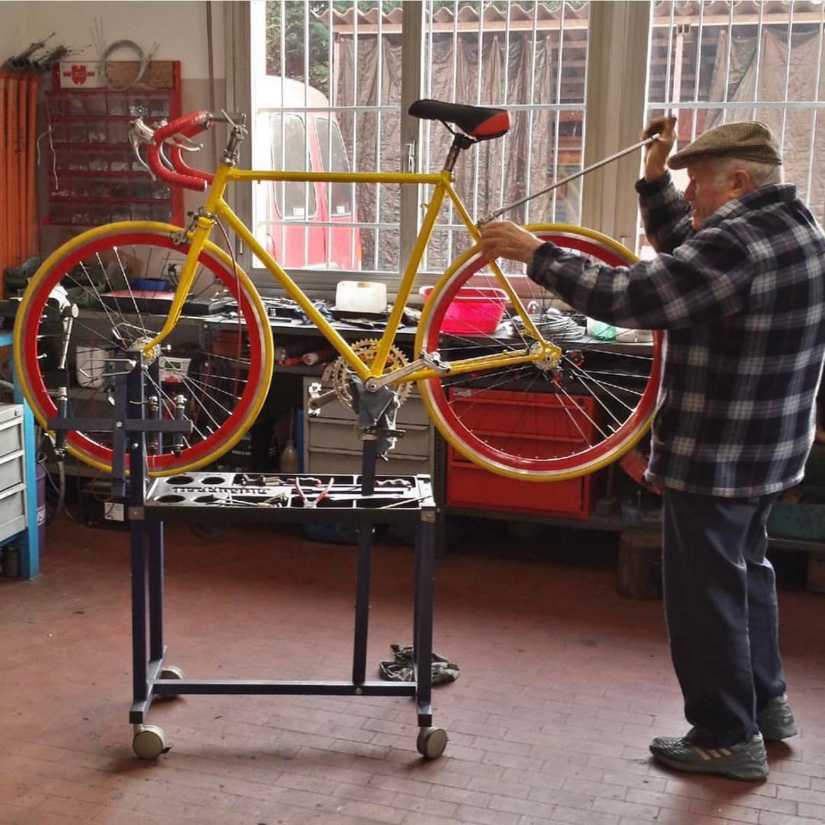 Addio a Vasco Zanichelli storico meccanico di biciclette