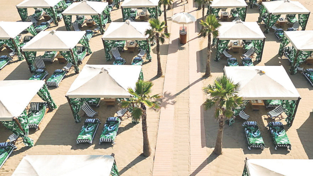 La spiaggia del Twiga con le mitiche tende