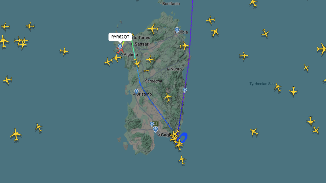 Nebbia all’aeroporto di Elmas, voli dirottati su Alghero e ritardi: disagi per i passeggeri – Cosa sappiamo