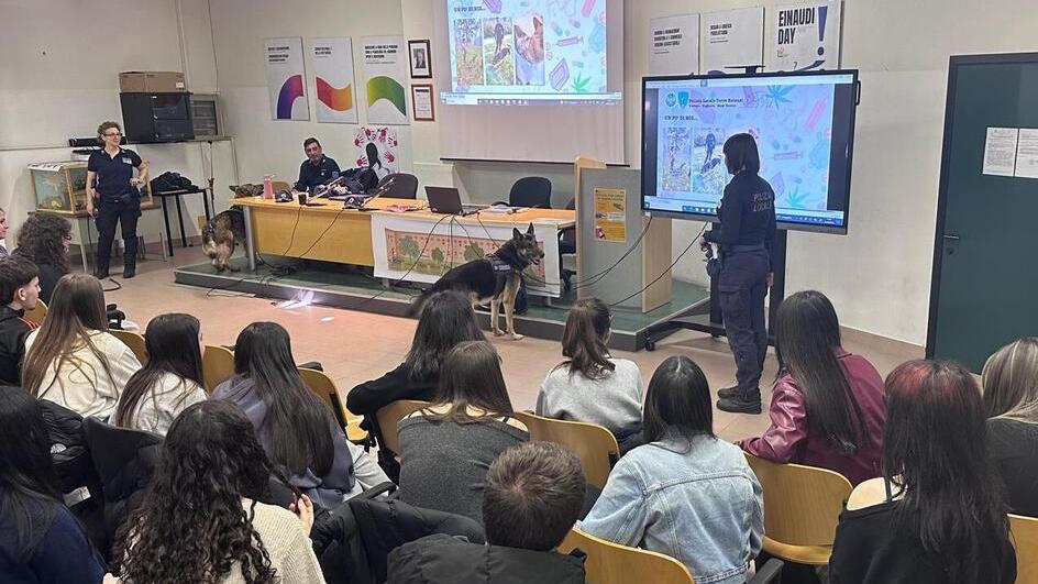 I pericoli delle droghe: la Polizia locale incontra gli studenti a Ferrara