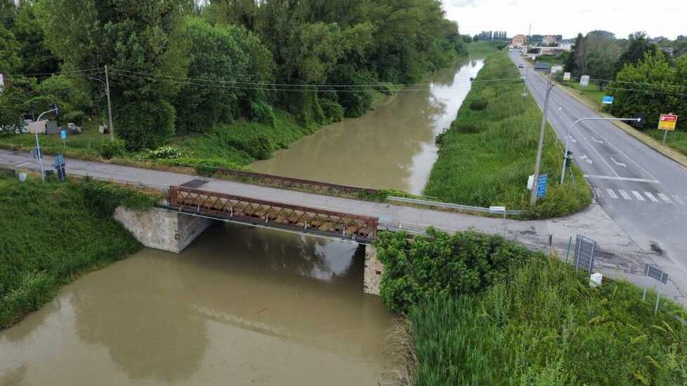 Bondeno, semaforo falciato nello schianto: dopo 4 anni arriva il rimborso
