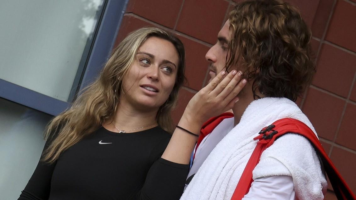 Stefanos Tsitsipas: «Meglio una fidanzata non tennista». E la sua ex Paula Badosa risponde sui social con le risate