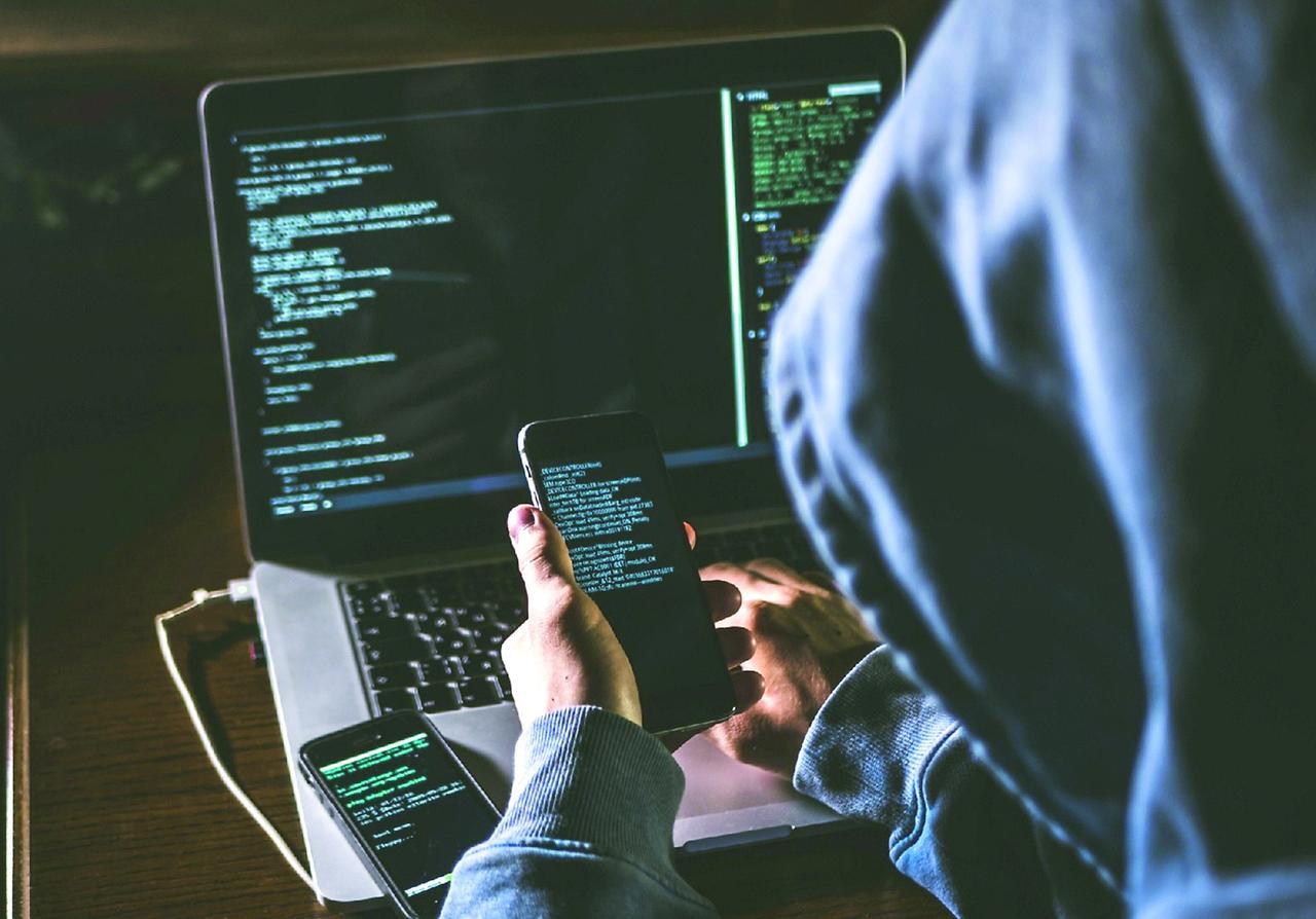 Truffe digitali, l’ex re degli hacker Raoul Chiesa: «Siamo iperconnessi ma troppo poco attenti»