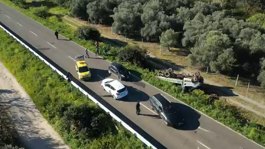 Incidente sulla Statale 196: ferito il conducente di un furgone