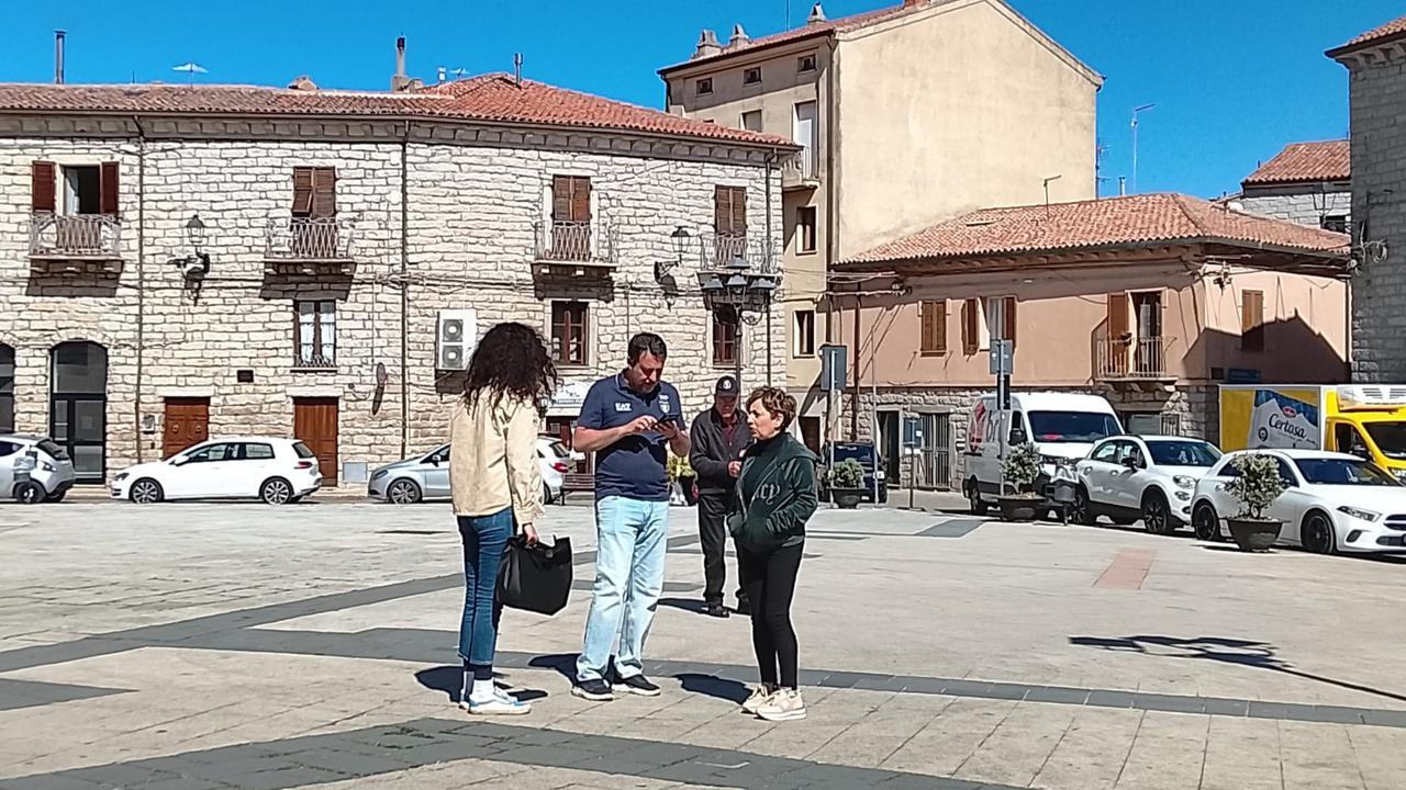 Le vacanze galluresi di Matteo Salvini: tappa nel centro storico di Tempio