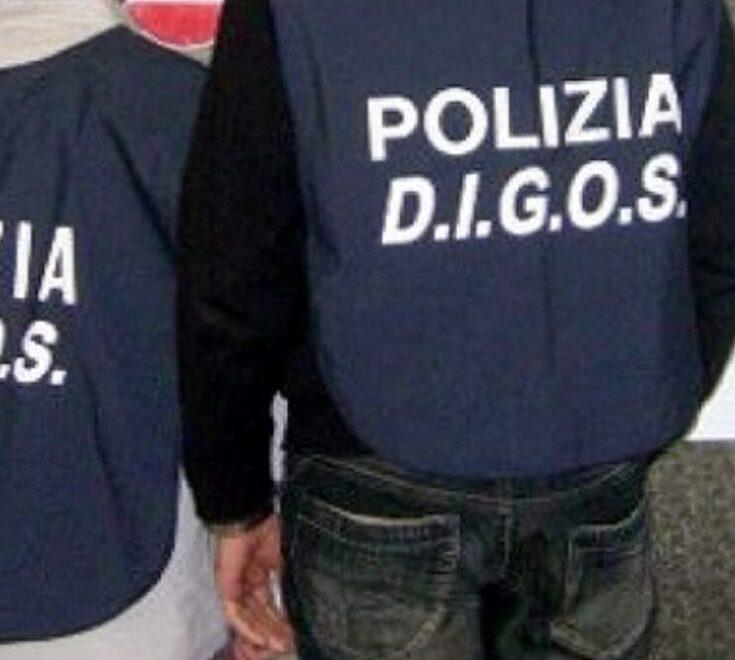 Video con coltelli e odio per le donne: indagato 15enne toscano – Cosa ha scoperto la Digos nella perquisizione