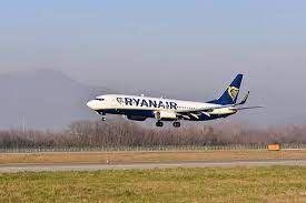 Guerra in Iran, cosa succede ai voli? «Un errore non prenotare per paura: i prezzi potrebbero salire»