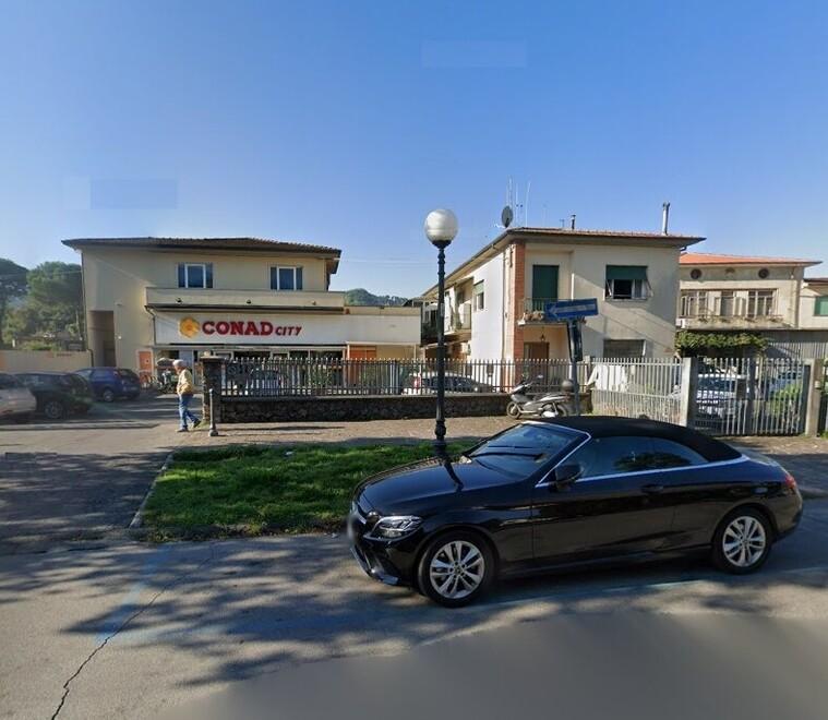 
	L'attuale supermercato&nbsp;

