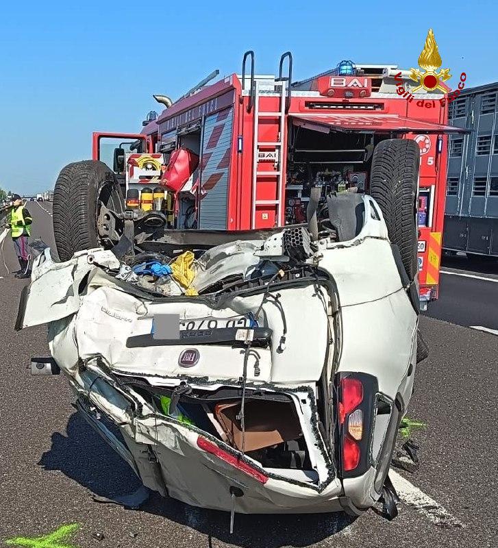 Schianto in A1 tra Reggio Emilia e Parma, due feriti