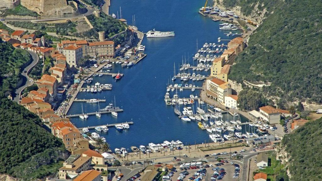 Caro carburante, blocco nei porti della Corsica: collegamenti con la Sardegna in tilt – Cosa sta succedendo