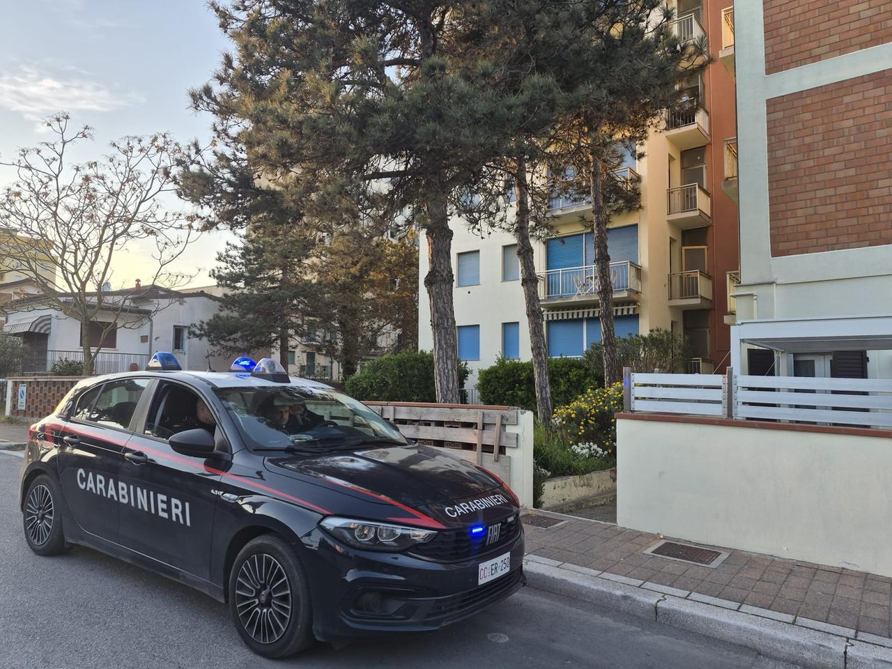 Malore fulminante a Lido Scacchi, morto un turista