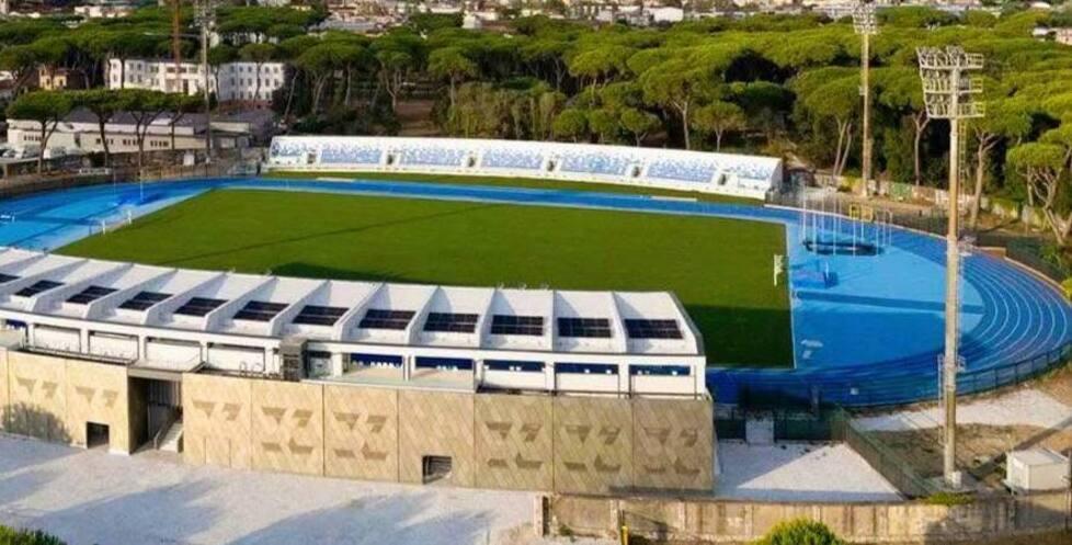 
	Lo stadio di Viareggio

