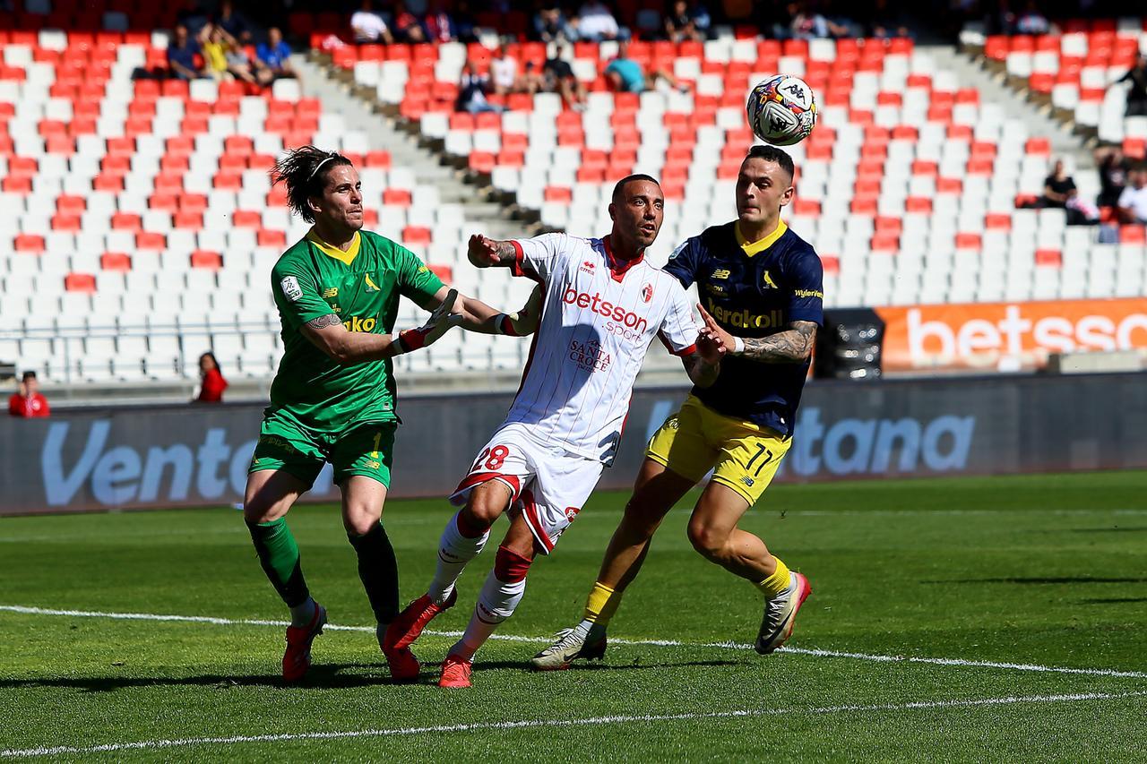 Più possesso palla, tiri e occasioni ma il “vecchio” Modena non paga