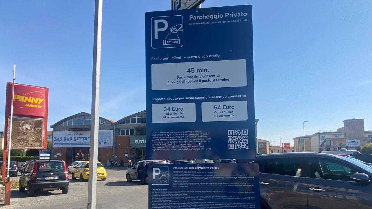 
	Il cartello che indica la nuova organizzazione dell&rsquo;area di sosta

