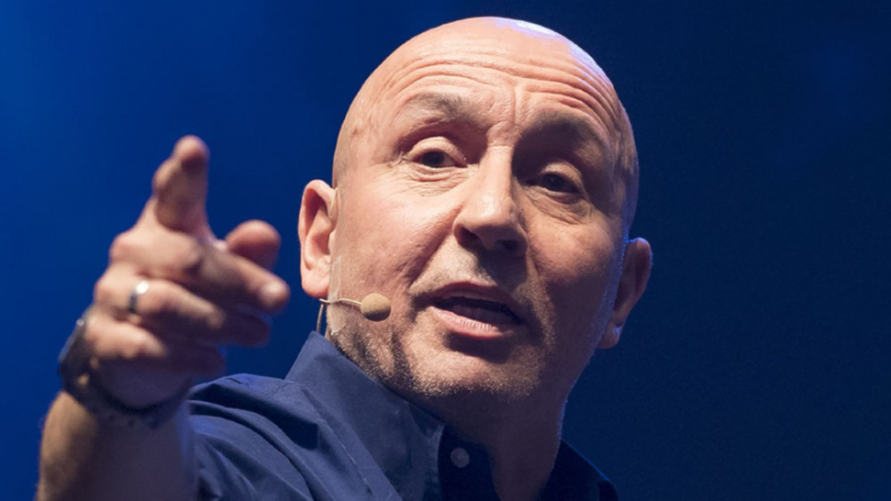 
	Il comico romano Maurizio Battista

