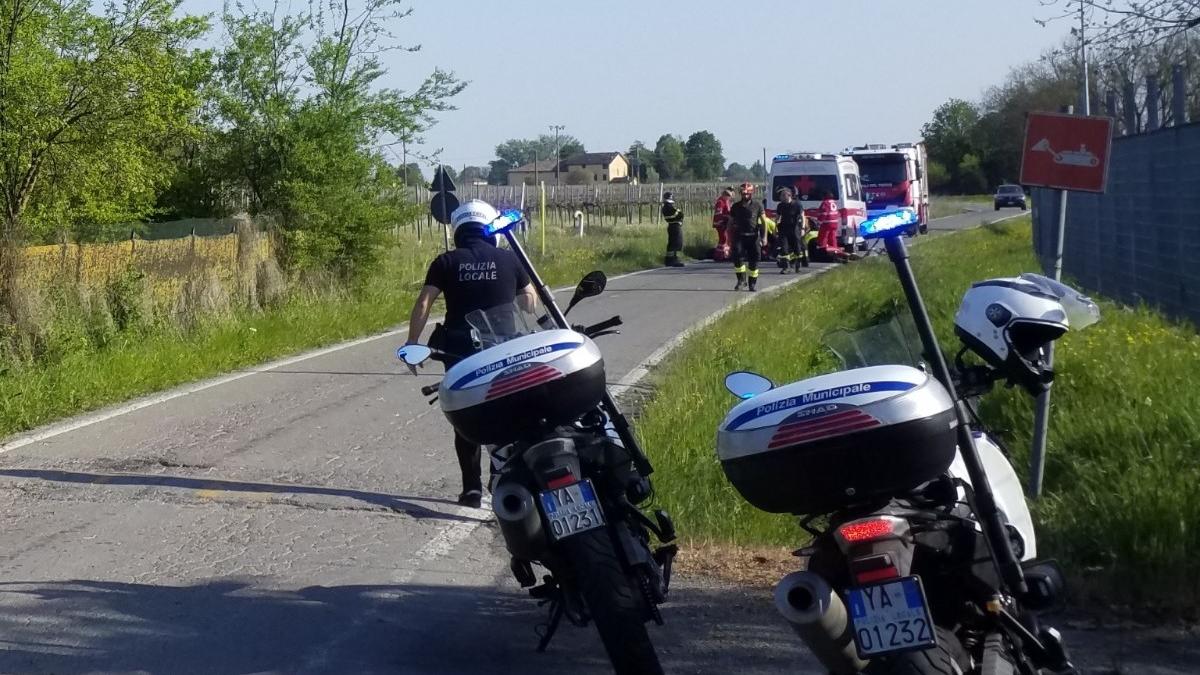 Ciclista trovato morto nel canale a Budrio