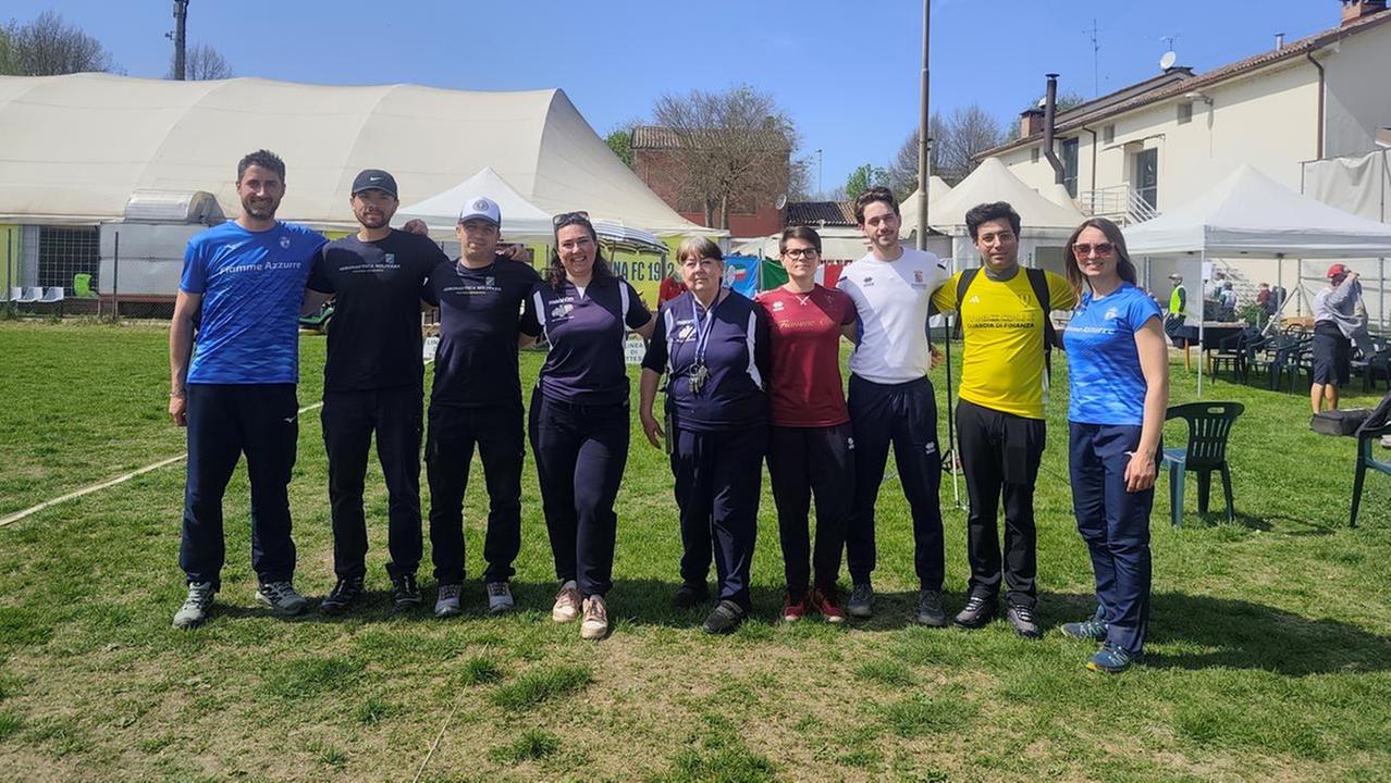 I campioni con lo staff degli Arcieri Aquila Bianca alla Polisportiva Saliceta