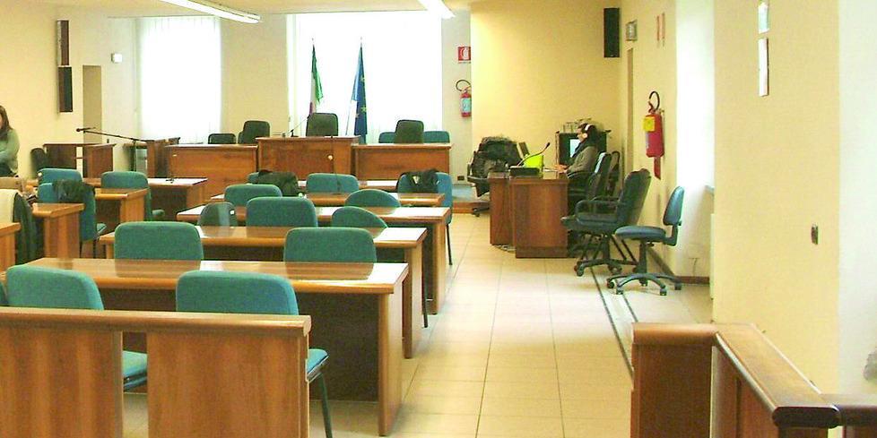 
	Un'aula del tribunale

