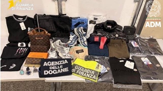 In valigia falsi prodotti “made in Italy”: 22 sequestri all’aeroporto di Cagliari