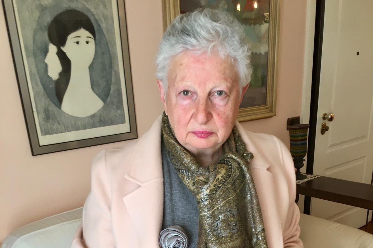 Ferrara, inghiottisce un rametto di troppo: salvata dalla mamma di Vasco