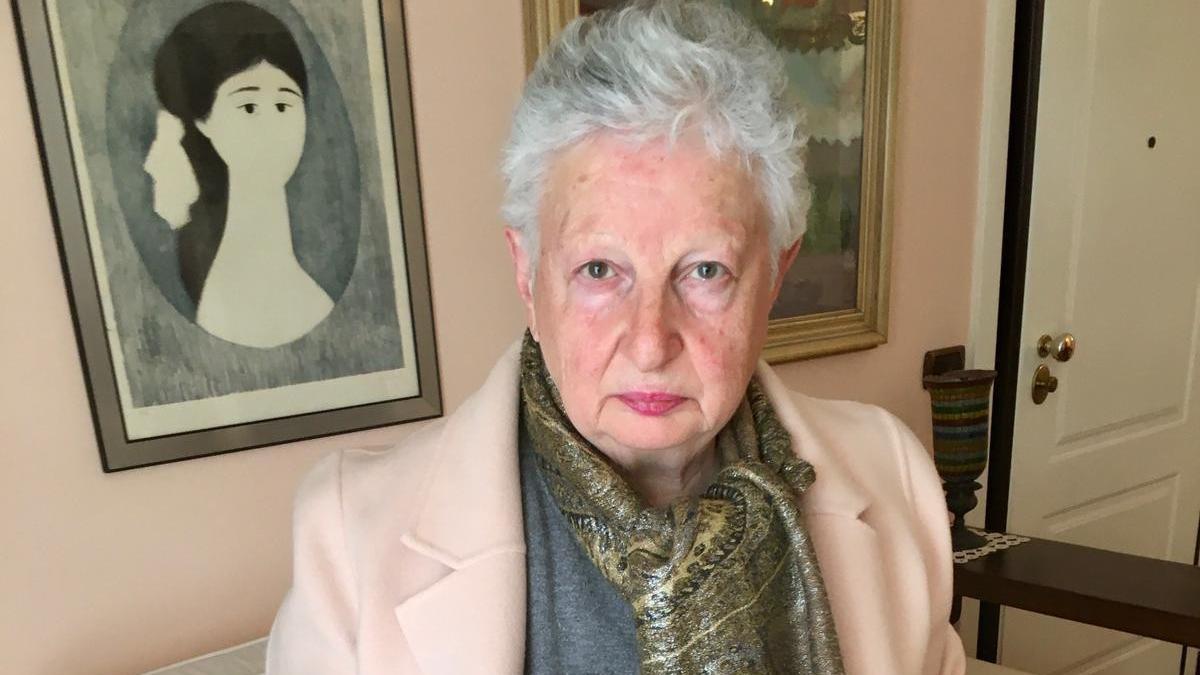 Ferrara, inghiottisce un rametto di troppo: salvata dalla mamma di Vasco