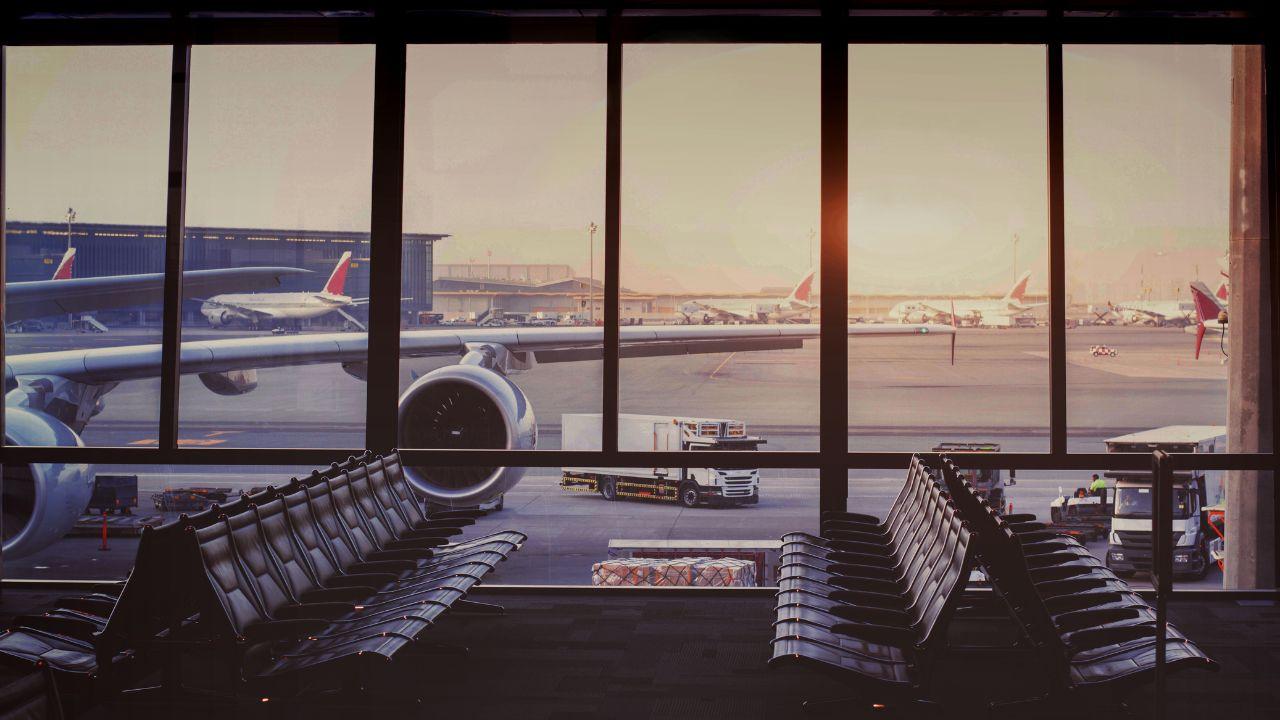 Iran, l’allarme: aeroporti europei quasi a secco se Hormuz non riapre entro tre settimane