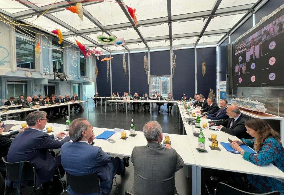 
	Un momento del consiglio

