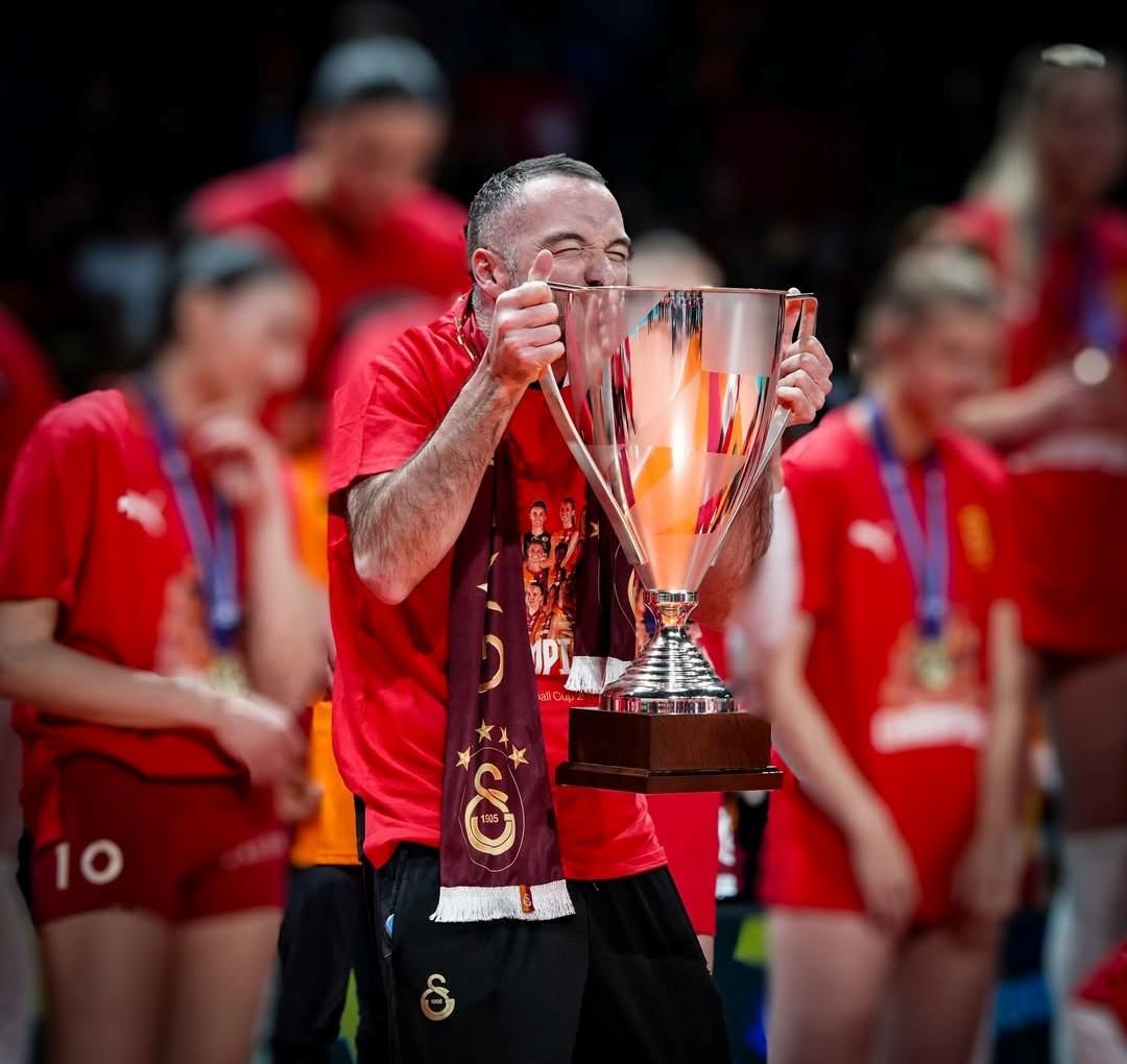 
	Alberto Bigarelli festeggia il titolo continentale (Foto: Galatasaray)

