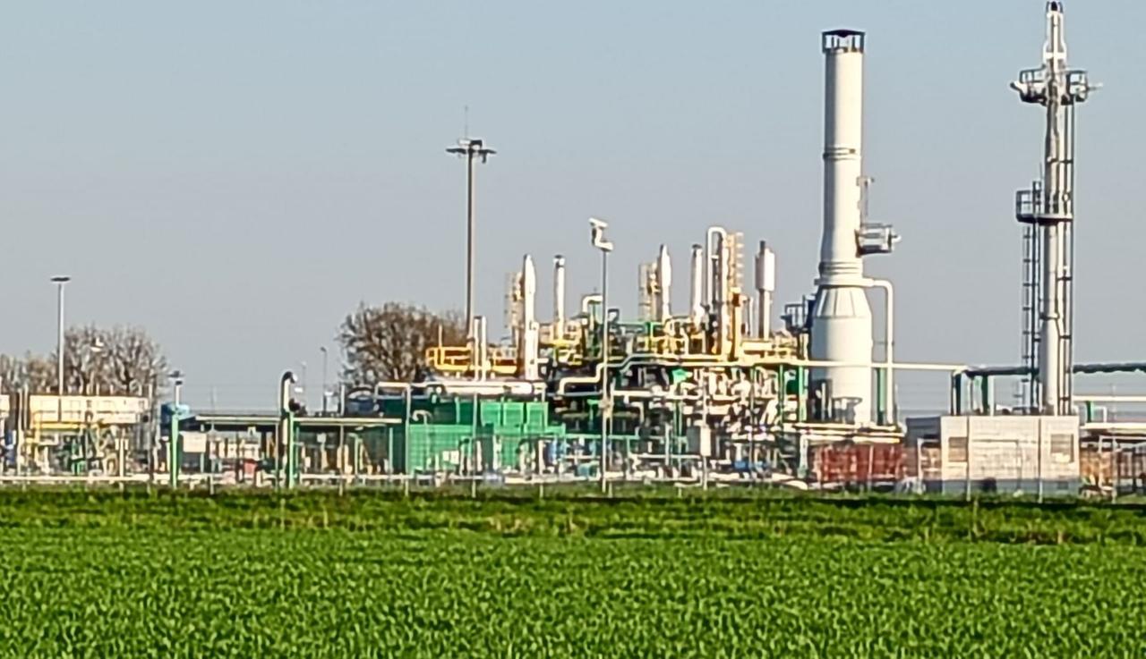 Un grande “custode” del gas italiano svetta su Rero