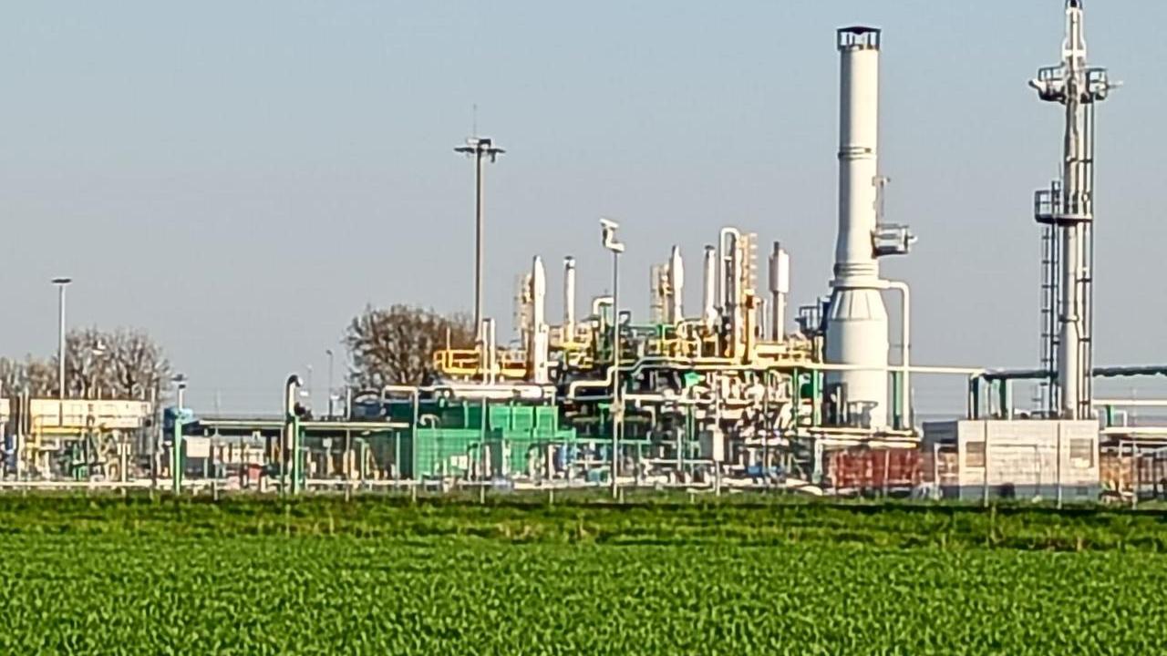 Un grande “custode” del gas italiano svetta su Rero