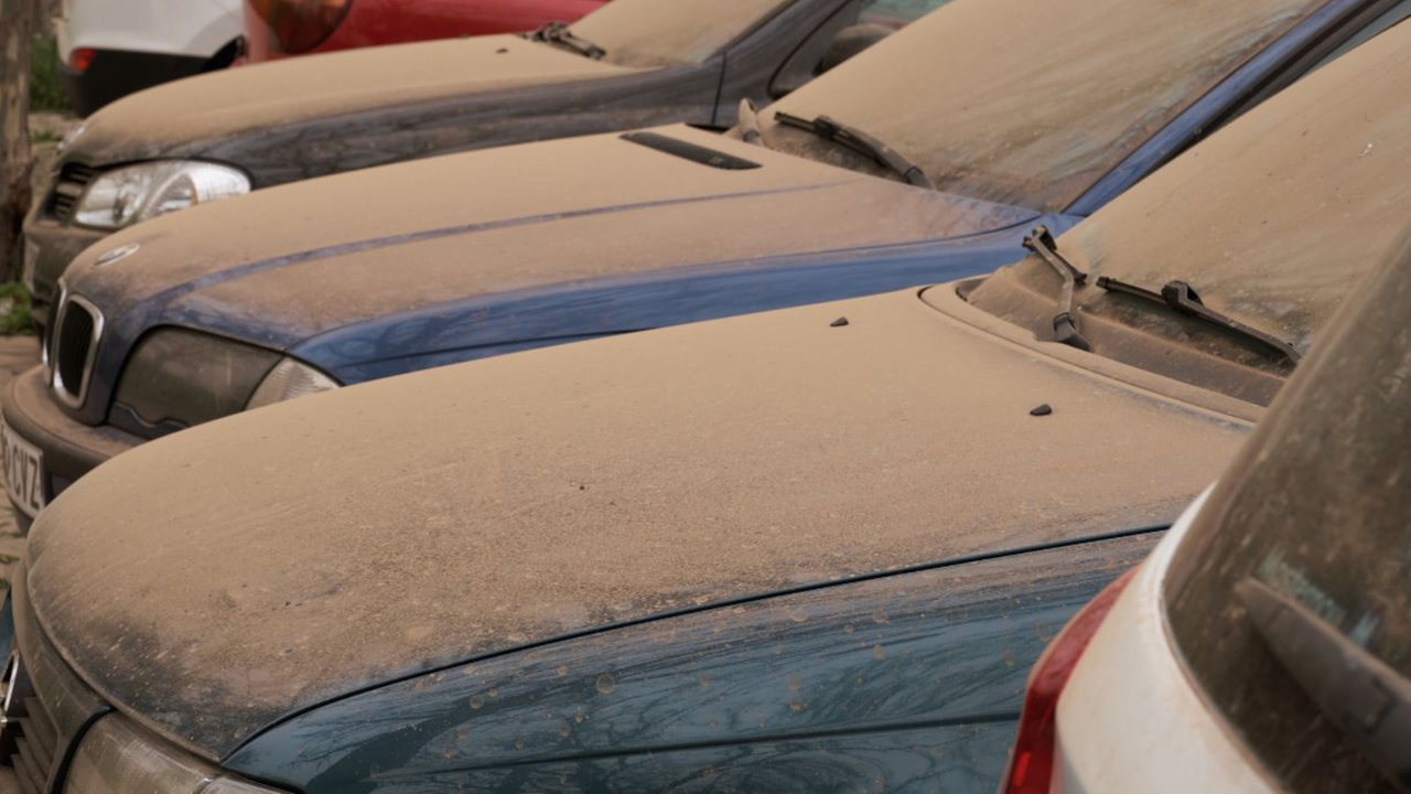 Caldo anomalo nel weekend, da lunedì temporali e piogge di sabbia dal Sahara: le previsioni del tempo