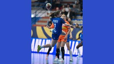 <strong>Luisella Podda </strong>in attacco contro l'Olanda (foto di Enzo Pinelli per la Figh)