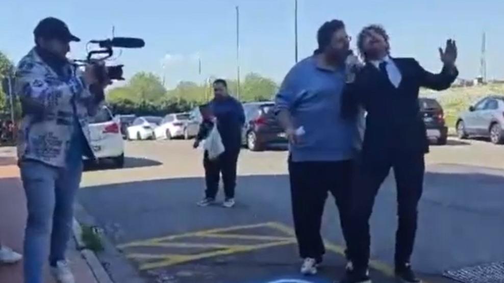 Un fotogramma del video girato da Alessandro Pattume per Repubblica davanti al museo