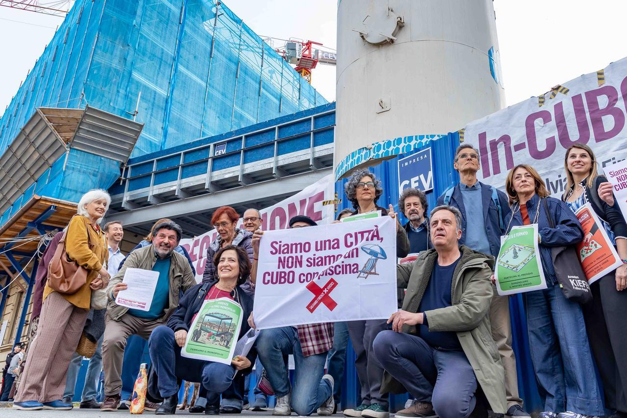 Firenze, la protesta all’ex Castelnuovo per l’ampliamento dell’hotel Four Season: no ai maxi-lavori aperti con la Scia