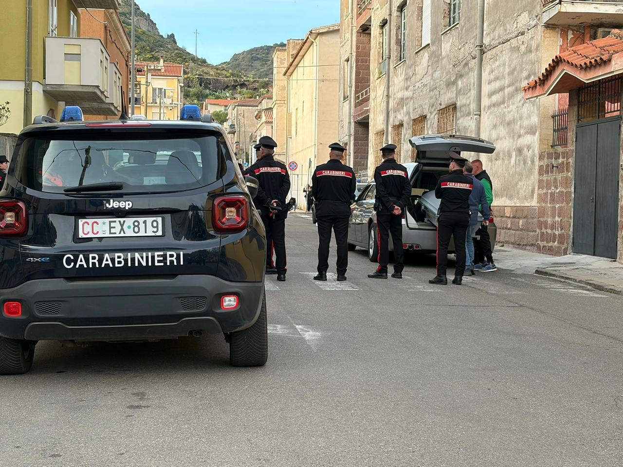 Omicidio a Bosa: si è accanito sul padre 50 volte – L’esito dell’autopsia