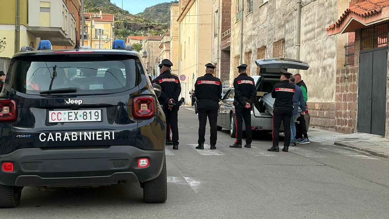 Omicidio a Bosa: si è accanito sul padre 50 volte – L’esito dell’autopsia