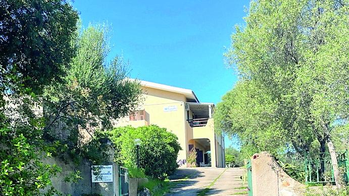 Costretto a lasciare la casa famiglia, si rivolge a un legale – Ecco che cosa è successo